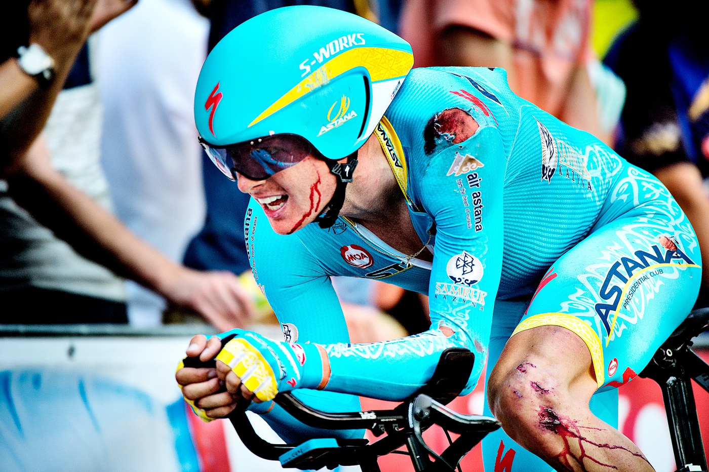 Jakob Fuglsang efter et styrt i Tour de France